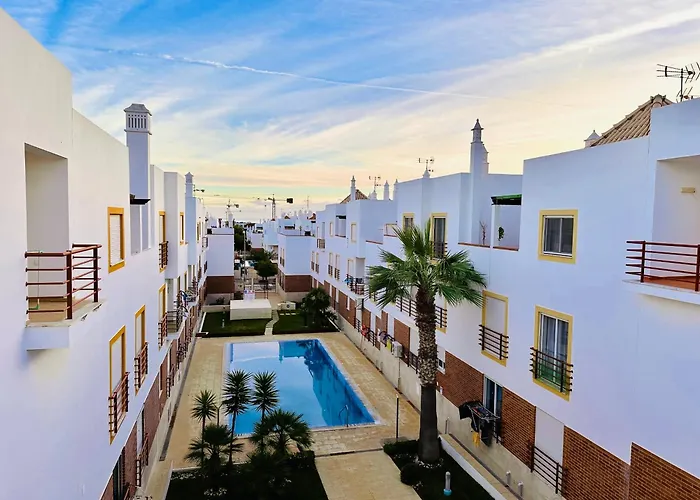 Amazing Beach Bliss 2Br W/Private Sea View Terrace